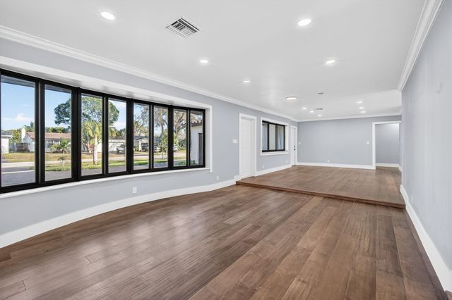 1800 N 54th Avenue, Hollywood, FL 33021