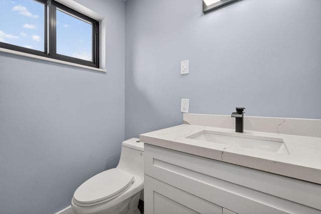 1800 N 54th Avenue, Hollywood, FL 33021