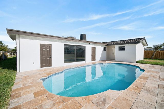 1800 N 54th Avenue, Hollywood, FL 33021