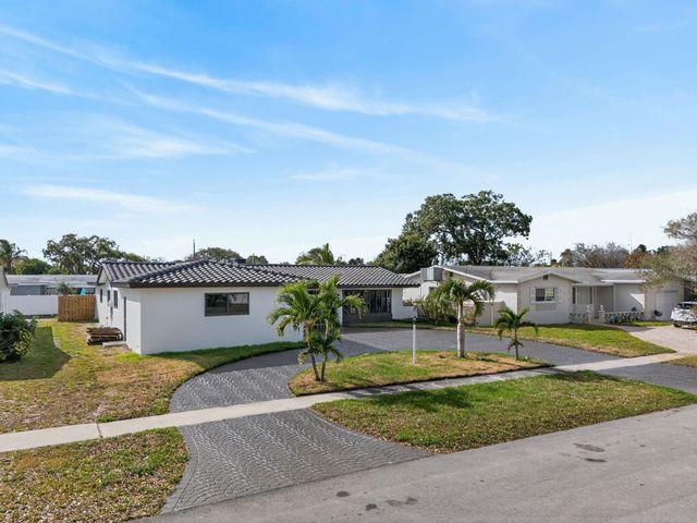 1800 N 54th Avenue, Hollywood, FL 33021