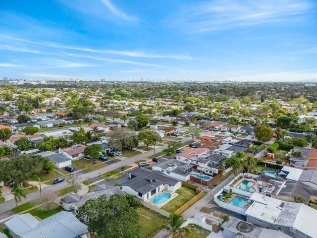 1800 N 54th Avenue, Hollywood, FL 33021