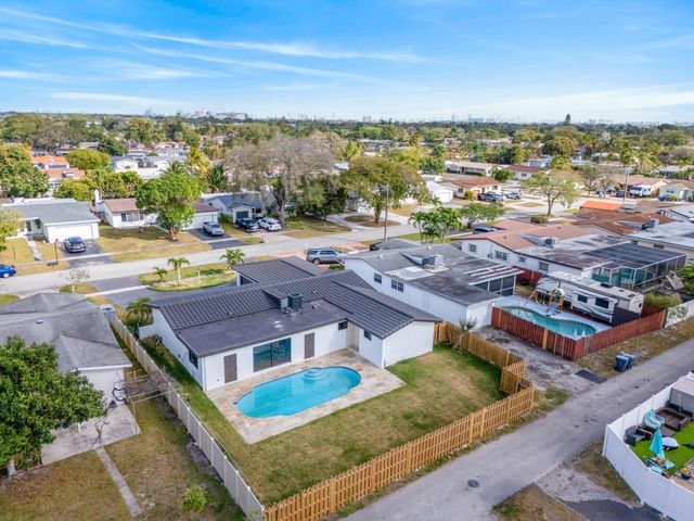 1800 N 54th Avenue, Hollywood, FL 33021