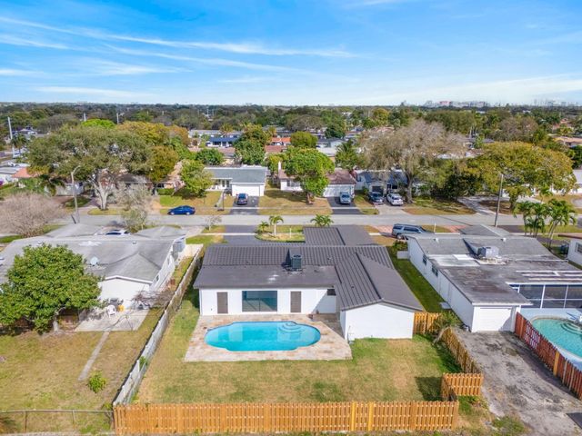 1800 N 54th Avenue, Hollywood, FL 33021