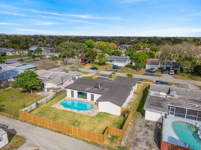 1800 N 54th Avenue, Hollywood, FL 33021