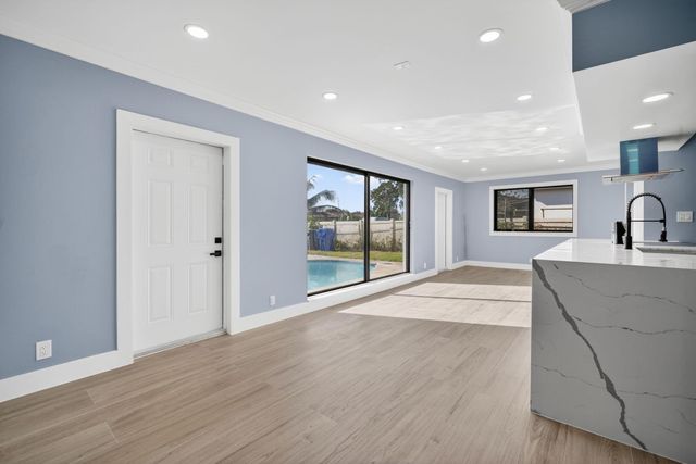 1800 N 54th Avenue, Hollywood, FL 33021