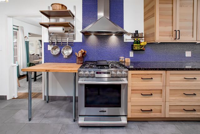 21367 Rizzo Ave, Castro Valley, CA 94546