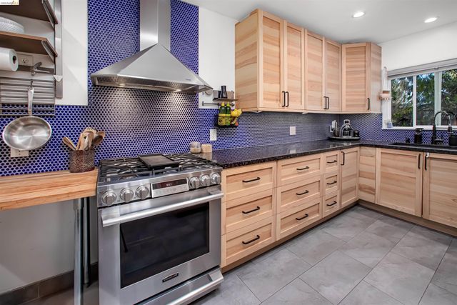 21367 Rizzo Ave, Castro Valley, CA 94546
