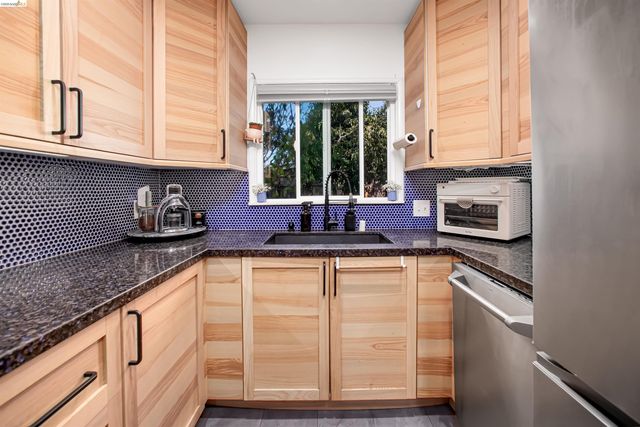 21367 Rizzo Ave, Castro Valley, CA 94546
