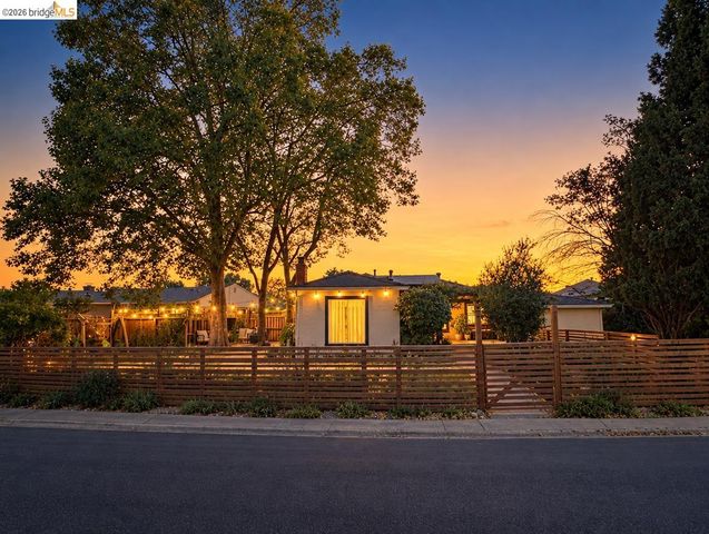 21367 Rizzo Ave, Castro Valley, CA 94546