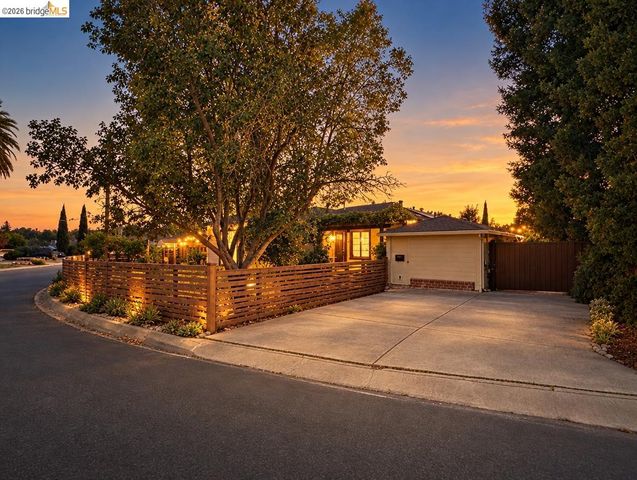 21367 Rizzo Ave, Castro Valley, CA 94546