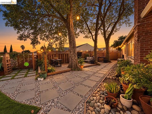 21367 Rizzo Ave, Castro Valley, CA 94546