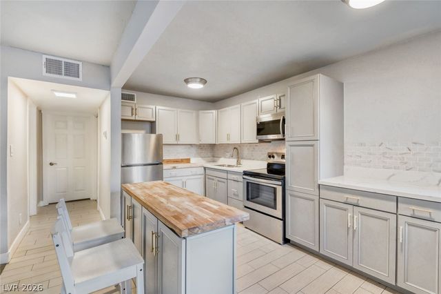 304 Orland Street 38, Las Vegas, NV 89107