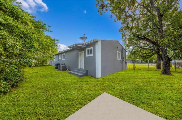 12090 NW 12th Ave, North Miami, FL 33168