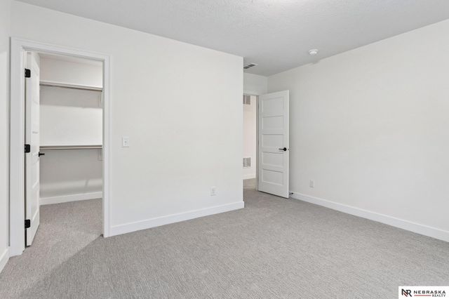12222 S 113th Street, Papillion, NE 68046