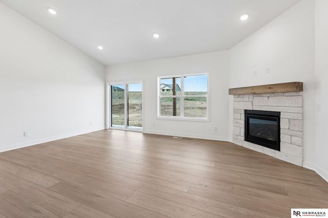 12222 S 113th Street, Papillion, NE 68046