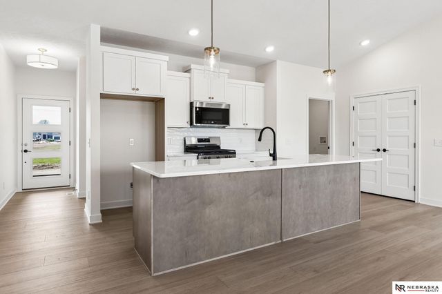 12222 S 113th Street, Papillion, NE 68046
