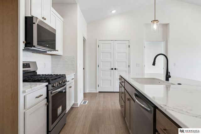 12222 S 113th Street, Papillion, NE 68046