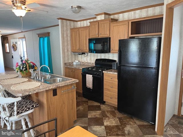 312 BLUE JAY DR, Red Lion, PA 17356