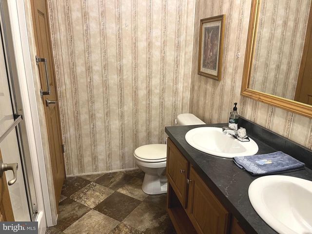 312 BLUE JAY DR, Red Lion, PA 17356