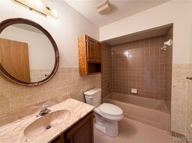 3679 Vago Lane, Florissant, MO 63034