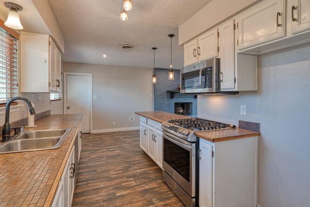 123 ORTEGA Road NW, Albuquerque, NM 87114