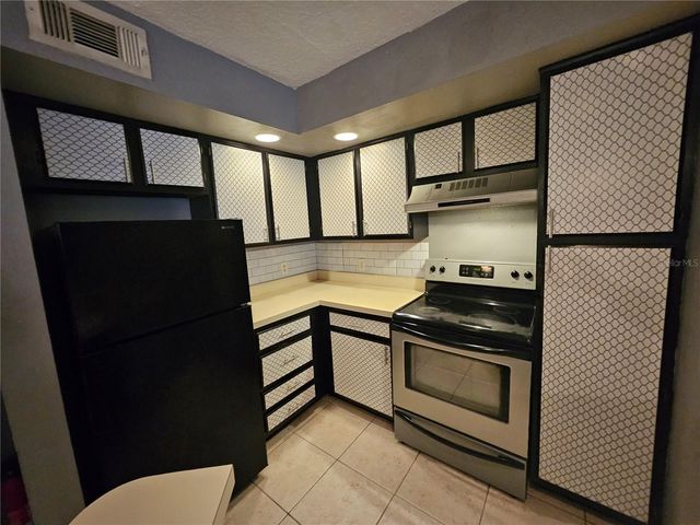 4518 COMMANDER DRIVE 1915, Orlando, FL 32822