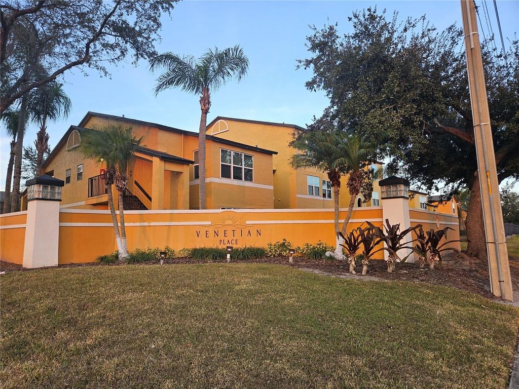 4518 COMMANDER DRIVE 1915, Orlando, FL 32822