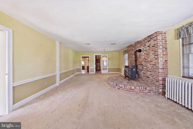 7458 S MAIN ST, Coopersburg, PA 18036