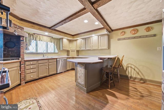 7458 S MAIN ST, Coopersburg, PA 18036