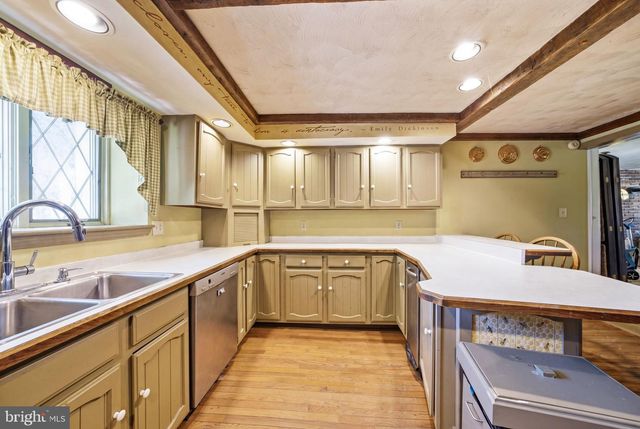 7458 S MAIN ST, Coopersburg, PA 18036