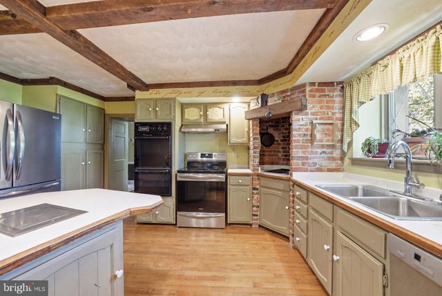 7458 S MAIN ST, Coopersburg, PA 18036