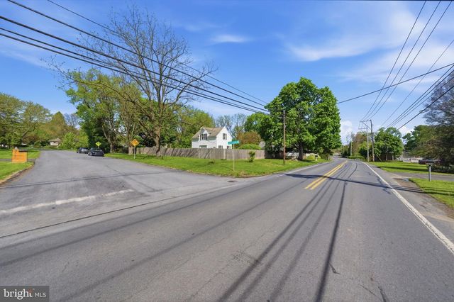 7458 S MAIN ST, Coopersburg, PA 18036