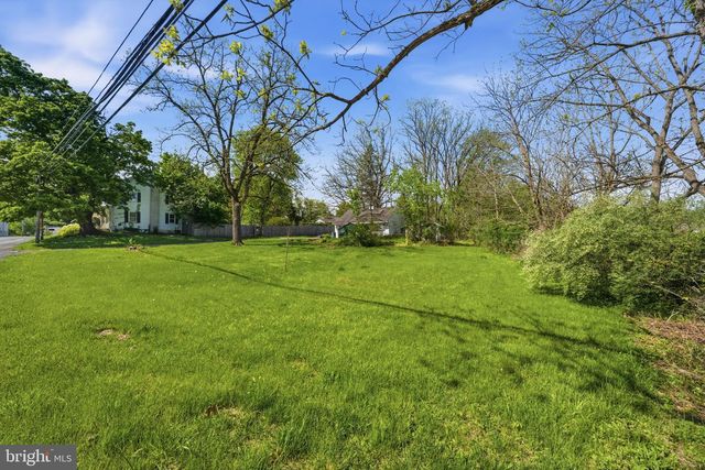 7458 S MAIN ST, Coopersburg, PA 18036