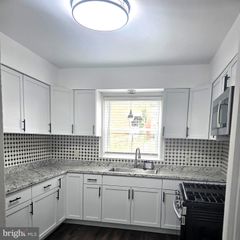 1828 STATE ST, Harrisburg, PA 17103