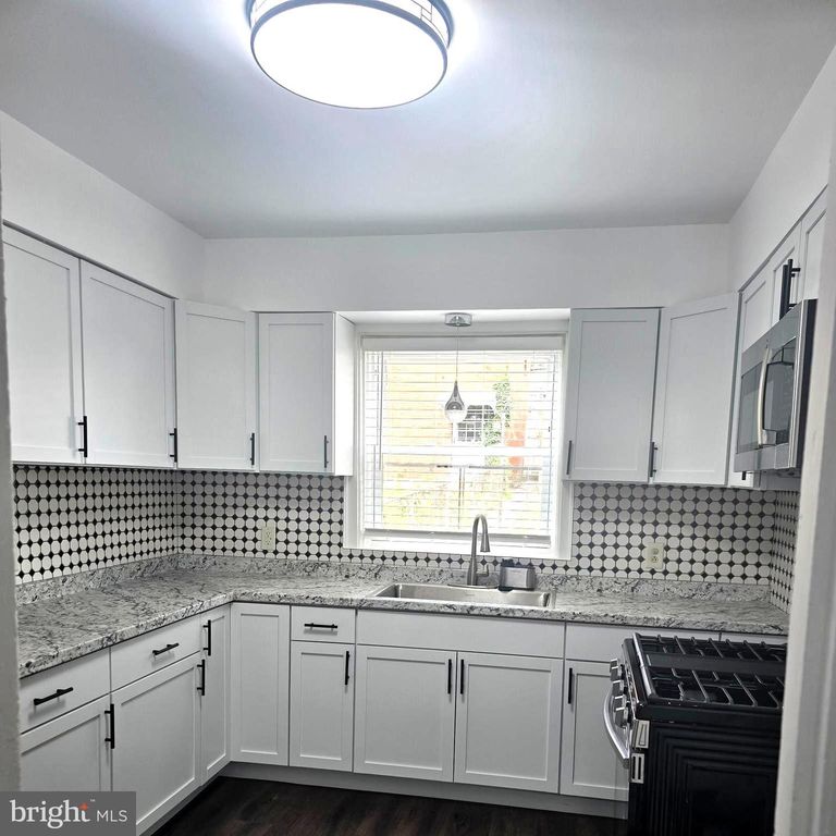 1828 STATE ST, Harrisburg, PA 17103