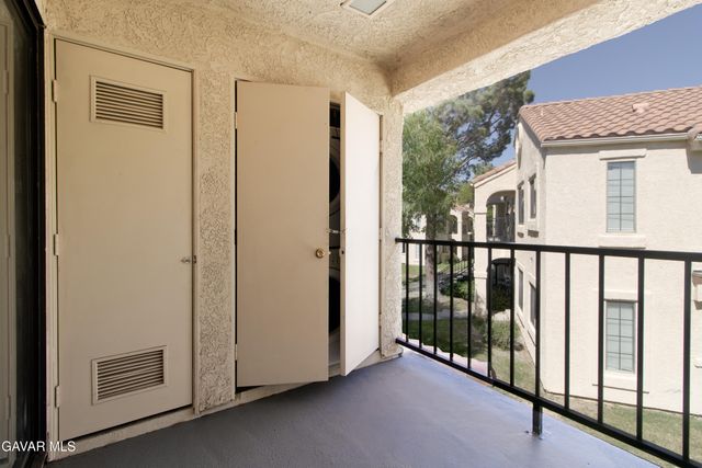 2554 Olive Drive Apt 96, Palmdale, CA 93550