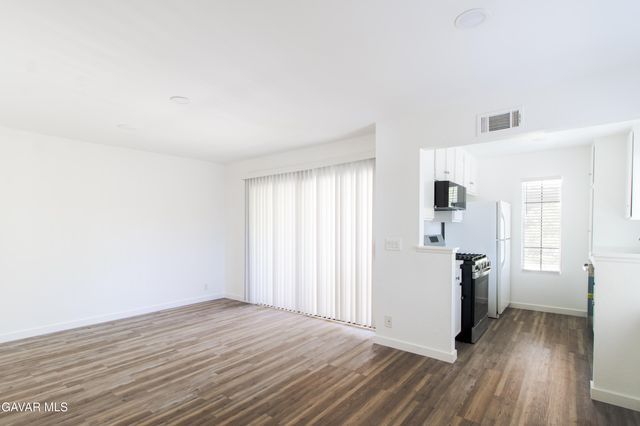2554 Olive Drive Apt 96, Palmdale, CA 93550