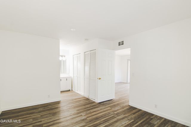 2554 Olive Drive Apt 96, Palmdale, CA 93550