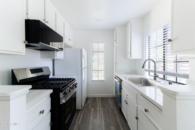 2554 Olive Drive Apt 96, Palmdale, CA 93550
