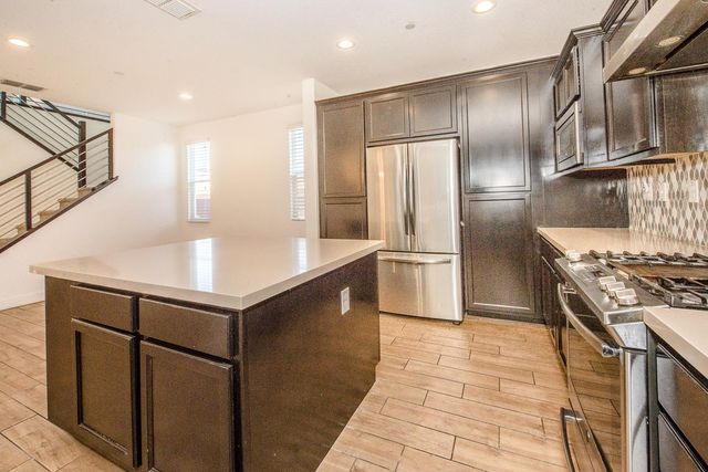 8434 Stellata Ln, Elk Grove, CA 95758