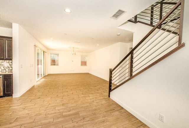 8434 Stellata Ln, Elk Grove, CA 95758