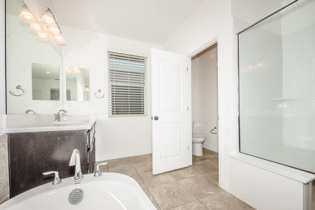 8434 Stellata Ln, Elk Grove, CA 95758