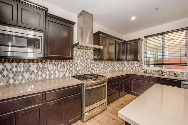 8434 Stellata Ln, Elk Grove, CA 95758