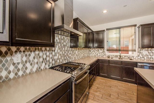 8434 Stellata Ln, Elk Grove, CA 95758