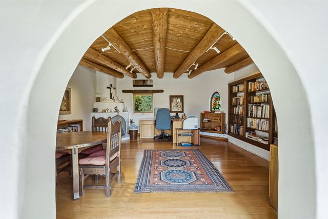 32 Overlook Road, Santa Fe, NM 87505