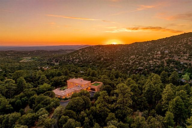 32 Overlook Road, Santa Fe, NM 87505
