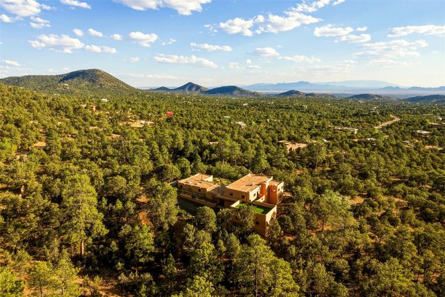 32 Overlook Road, Santa Fe, NM 87505