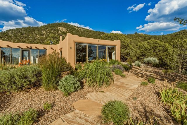 32 Overlook Road, Santa Fe, NM 87505