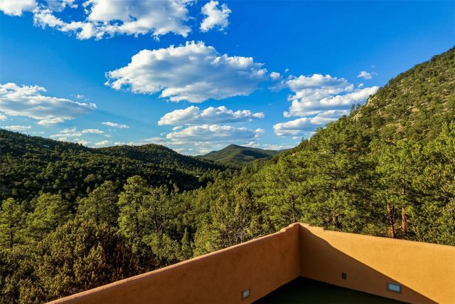 32 Overlook Road, Santa Fe, NM 87505