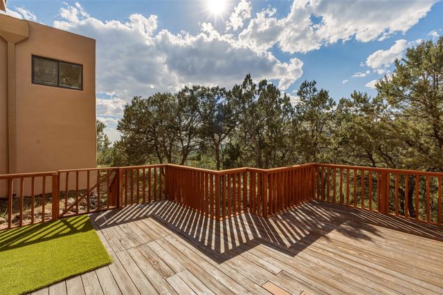 32 Overlook Road, Santa Fe, NM 87505